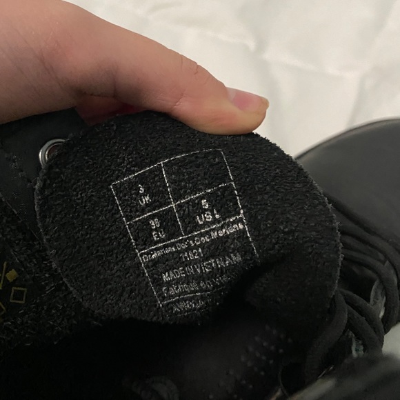 Black mat leather doc martens - Picture 1 of 3